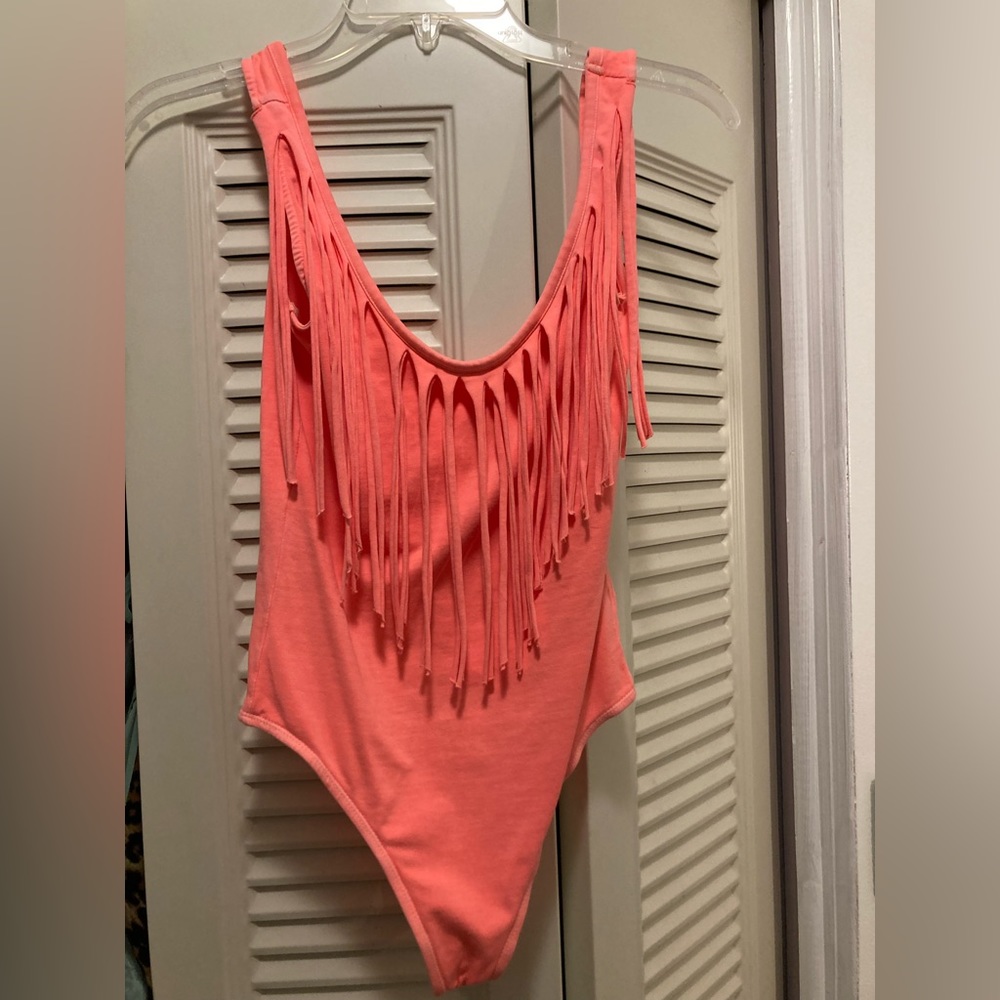 Guess fringe body suit. Great condition. Size small. Orange